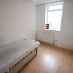 Rent 3 bedroom house in Rochdale