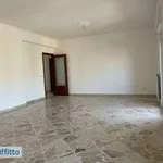 Affitto 5 camera appartamento di 140 m² in Palermo