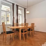 Pronajměte si 3 ložnic/e byt o rozloze 119 m² v Prague