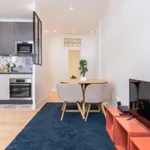 Rent 2 bedroom apartment in Paris