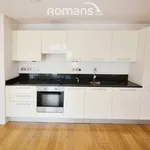 Rent 2 bedroom flat in Slough