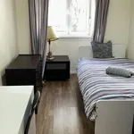 Rent 4 bedroom apartment in Lisbon