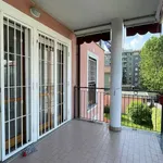 Rent 3 bedroom apartment of 95 m² in Milano