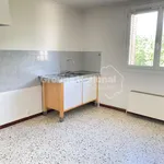 Appartement de 66 m² avec 3 chambre(s) en location à Arles