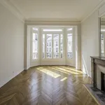 Rent 6 bedroom apartment of 175 m² in Paris