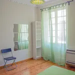 Rent 4 bedroom apartment in Athens