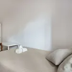 Rent a room in lisbon