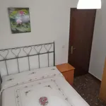 Alquilo 4 dormitorio casa de 120 m² en Huelva']