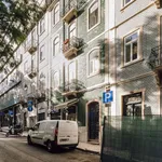 Rent 6 bedroom apartment of 150 m² in Lisboa