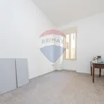 Affitto 5 camera appartamento di 130 m² in 46
 
 Civitavecchia