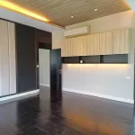 Rent 4 bedroom house of 398 m² in Nonthaburi City Municipality