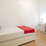 Rent a room of 234 m² in Madrid