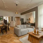 Miete 4 Schlafzimmer wohnung von 145 m² in Berlin