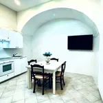 Rent 2 bedroom apartment of 40 m² in Napoli