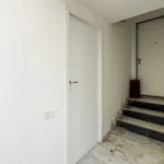 Rent 2 bedroom apartment of 90 m² in napoli