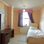 Rent 3 bedroom flat in Bournemouth