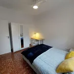 Rent a room of 70 m² in valencia