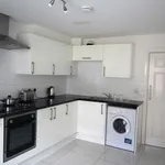 Rent 4 bedroom apartment in Leeds