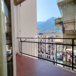 Affitto 3 camera appartamento di 87 m² in Aosta