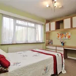 Rent 4 bedroom house in Woking