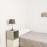 Rent a room of 140 m² in valencia