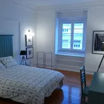 Rent a room of 210 m² in lisbon