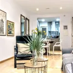 Rent 6 bedroom apartment of 95 m² in Barcelona