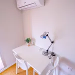 Rent 4 bedroom apartment in Valencia