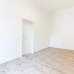 Pronajměte si 4 ložnic/e byt o rozloze 76 m² v Prague