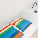 Miete 4 Schlafzimmer wohnung von 55 m² in Düsseldorf