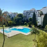 Alquilo 2 dormitorio apartamento de 89 m² en Puerto Banús