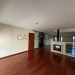 Rent 3 bedroom house of 230 m² in Vila Nova de Gaia