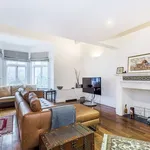 Rent 3 bedroom flat in London