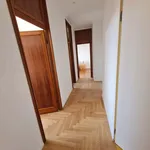 Miete 6 Schlafzimmer wohnung von 70 m² in Frankfurt am Main