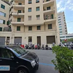 Affitto 6 camera appartamento di 174 m² in Genoa