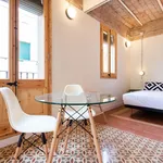 Rent 1 bedroom apartment of 32 m² in Barcelona