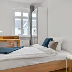 Rent a room of 100 m² in Berlin