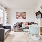 Rent 5 bedroom flat in South East England