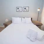 Rent 6 bedroom apartment of 78 m² in Madrid