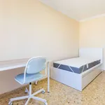 Rent a room of 82 m² in valencia