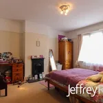 Rent 5 bedroom flat in Wales