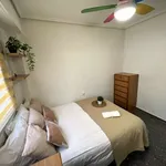 Rent a room of 100 m² in valencia