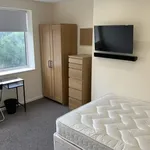 Rent 3 bedroom flat in North West England