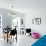 Rent 1 bedroom apartment of 45 m² in lisbon