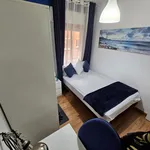 Rent 4 bedroom apartment in Madrid