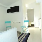 Rent 1 bedroom apartment of 40 m² in Lisbon