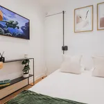 Rent 1 bedroom apartment of 11 m² in Paris