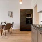 Pronajměte si 1 ložnic/e byt o rozloze 63 m² v Prague