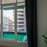 Rent a room of 250 m² in Valencia