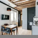 Appartement de 270 m² avec 1 chambre(s) en location à Paris